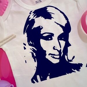 ⚡️Paris Hilton DJ socialite model reality star singer graffiti baby onesie 12M